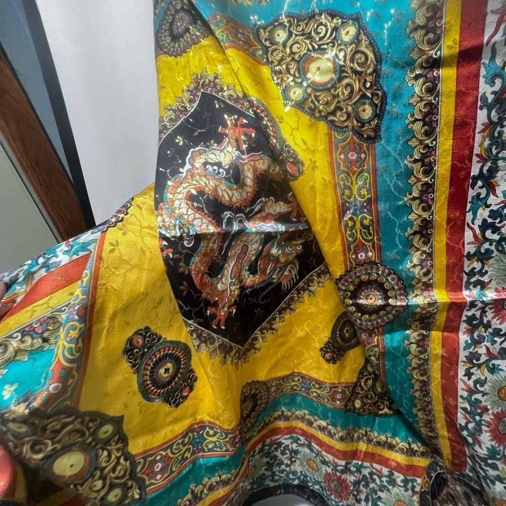 Vintage 34” Silk Scarf Ornate Medallion Baroque Print Yellow Teal Large Square - Picture 6 of 8